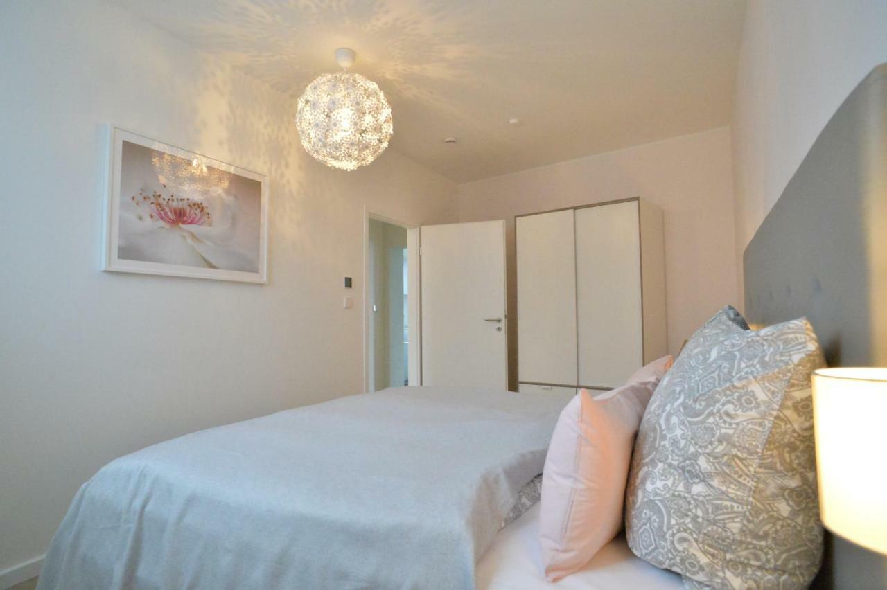 Grey House Apartment *